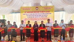 Bàn giao 41 nhà Đại đoàn kết cho hộ nghèo đồng bào dân tộc Bru - Vân Kiều