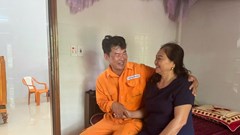 Khen thưởng nhóm công nhân Điện lực cứu sống nạn nhân bị điện giật