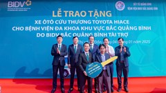 BIDV Bắc Quảng Bình tặng xe ô tô cứu thương cho bệnh viện