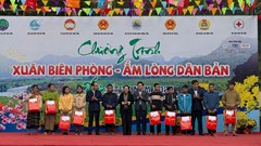 Vui 'Xuân Biên phòng' cùng với đồng bào Ma Coong, Arem