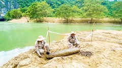 Di dời quả bom còn sót lại tại cửa động Phong Nha