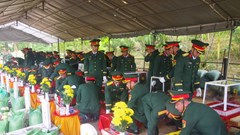 Trang trọng lễ truy điệu và an táng 14 hài cốt liệt sĩ tại đất lửa Khe Sanh