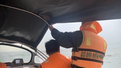 Hơn 30 phương tiện nỗ lực tìm kiếm hai thuyền viên mất tích trên biển