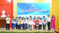 Hội Nhà báo Việt Nam dâng hương tại Nghĩa trang liệt sĩ Quốc tế Việt-Lào 