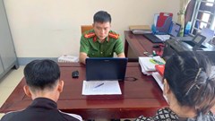 Khởi tố nam sinh ép thiếu niên 14 tuổi ăn đất
