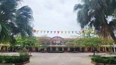 12 học sinh ngộ độc sau khi ăn cơm nắm trước cổng trường