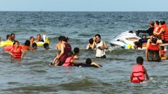 Tạm dừng mô tô nước ở biển Cửa Lò sau phản ánh nguy hiểm từ du khách