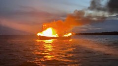 Cháy tàu cá trên biển, 6 ngư dân may mắn thoát nạn