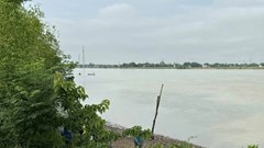 Tìm kiếm nam sinh lớp 6 mất tích bên bờ sông Lam