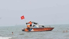 Đôi nam nữ đuối nước khi tắm biển Cửa Lò 