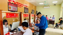 Tuổi trẻ “tiếp sức” hỗ trợ người dân thực hiện dịch vụ hành chính công