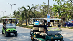 Gỡ vướng hoạt động xe điện 4 bánh tại Cửa Lò nguy cơ bị “xóa sổ” 