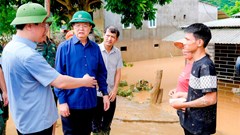 Phó Thủ tướng Mai Văn Chính thăm, động viên người dân vùng lũ Nghệ An