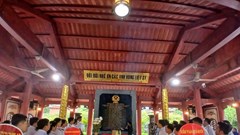 Thắp nến tri ân các anh hùng, liệt sĩ tại Khu di tích lịch sử Quốc gia Truông Bồn