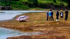 Ba nữ sinh đuối nước khi tắm hồ