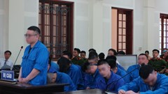 Xét xử 37 bị cáo trong đường dây giả danh cán bộ, “thao túng” tâm lý để lừa đảo 