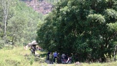 Phát hiện hộp sọ cùng quần áo nữ giới trên núi ở Nghệ An