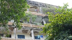 Di dời hơn 1.300 cư dân khỏi chung cư cũ để tránh bão số 5