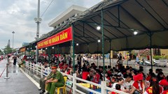 Ấm lòng trong “Nhà bạt phục vụ nhân dân” ngày hợp luyện diễu binh, diễu hành