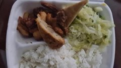 Lý giải về suất cơm bình dân giá đắt đỏ bán cho thợ điện “gây bão” dư luận