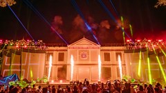 Mãn nhãn với hiệu ứng show “Lửa Xô viết”, người dân và du khách xúc động, tự hào