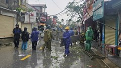 Chung tay, nỗ lực khắc phục hậu quả nặng nề bão số 10 ở Nghệ An