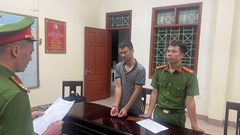 Tạm giữ đối tượng đánh đập, bắt tài xế xe buýt quỳ giữa đường ở Nghệ An