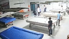 Nam sinh bị nhóm bạn đánh hội đồng trong quán bida, phải nhập viện cấp cứu