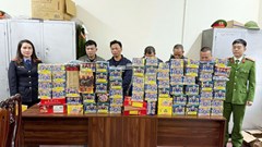 Bắt giữ 13 đối tượng buôn bán, tàng trữ hàng cấm và trốn truy nã