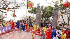 Độc đáo tục “chạy ói, tung kiệu” ở ngôi đền linh thiêng bậc nhất xứ Nghệ