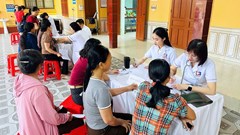 Khám, tầm soát ung thư miễn phí cho hàng trăm người dân