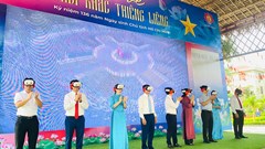 Trải nghiệm thực tế ảo VR “Trở về thời khắc thiêng liêng” tại Khu Di tích Kim Liên