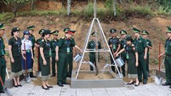 Thắm tình hữu nghị, giao lưu sĩ quan trẻ biên giới Việt Nam - Lào 