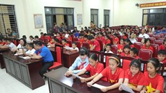 “Giữ lửa” tình yêu ví, giặm từ những buổi sinh hoạt hè trên quê Bác