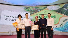 Tập đoàn YeaH1 và chương trình “Gia đình Haha” nhận bằng khen từ tỉnh Lào Cai