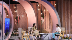 Người phụ nữ khuyết tật và hành trình “dệt” yêu thương