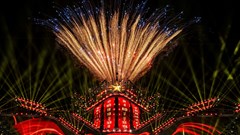  Bùng nổ với loạt hit nhạc Việt