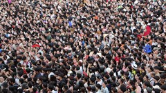 Biển người đổ về Nhà hát Lớn Hà Nội nhận vé concert “Việt Nam trong tôi"