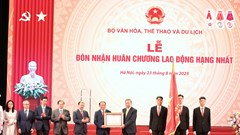 Bộ VHTTDL đón nhận Huân chương Lao động hạng Nhất