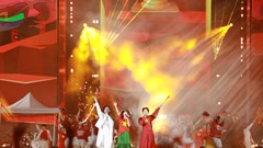 Concert thắp lửa trái tim trong mưa