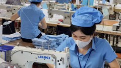 Từ 1.7.2024, người lao động làm việc theo hợp đồng được áp dụng mức lương tối thiểu vùng như thế nào?