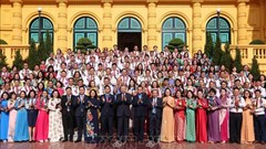 Tổng Bí thư, Chủ tịch nước gặp mặt đại biểu 'Tham mưu giỏi, phục vụ tốt' giai đoạn 2019-2024