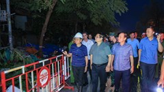 Thủ tướng kiểm tra, động viên công tác khắc phục hậu quả bão tại Hải Phòng