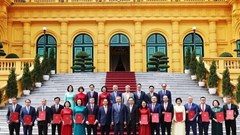 Tổng Bí thư, Chủ tịch nước Tô Lâm trao quyết định bổ nhiệm Đại sứ Việt Nam tại các nước