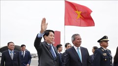 Chủ tịch nước đến Lima, bắt đầu chuyến thăm chính thức Peru và tham dự Tuần lễ Cấp cao APEC