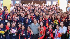 Thủ tướng chung vui Ngày hội Đại đoàn kết toàn dân tộc tại Lạng Sơn