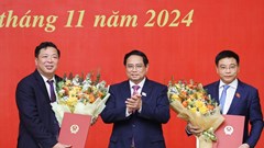 Thủ tướng trao quyết định bổ nhiệm và giao nhiệm vụ cho 2 tân Bộ trưởng