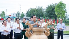 Thủ tướng dâng hương tại Khu di tích Chi bộ An Nam Cộng sản Đảng ở Cần Thơ