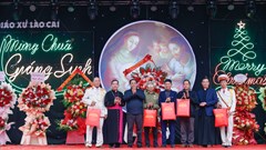 Thủ tướng chúc mừng Giáng sinh tại Giáo xứ Lào Cai