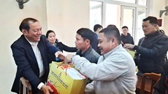 Bộ trưởng Nguyễn Văn Hùng thăm và tặng quà cho đoàn viên, công nhân, người lao động nhân dịp Tết Nguyên đán Ất Tỵ 2025